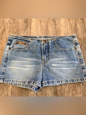 Y2K LEI Low Rise Denim Shorts Size 7 Contour Waistline Pockets 2 inch inseam
